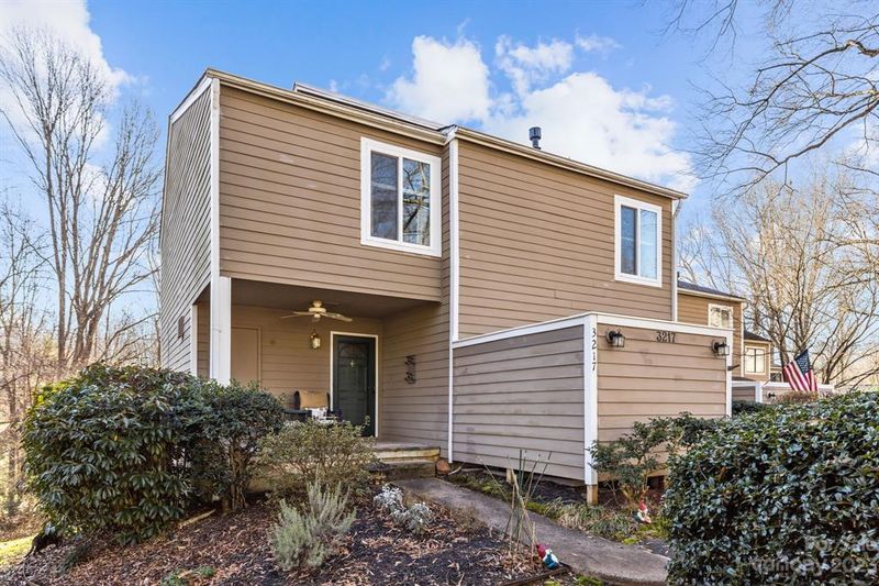 3217 Windbluff Dr, Charlotte, NC 28277