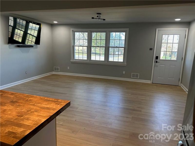3220 7th St NE, Hickory, NC 28601