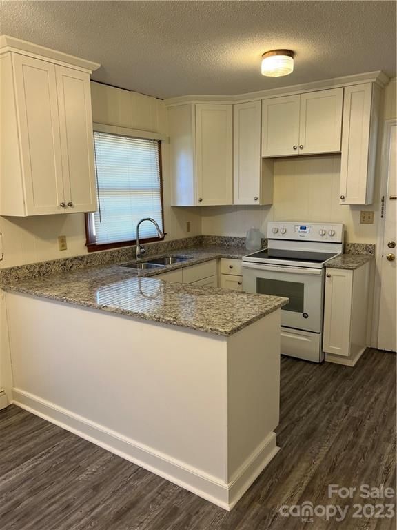 422 Timberlane Dr, Mount Holly, NC 28120