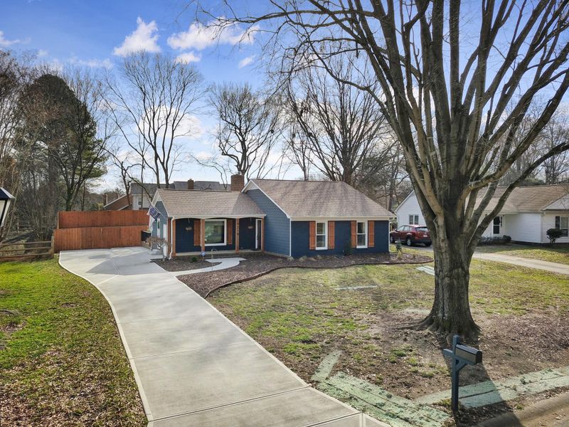9219 Essen Ln, Charlotte, NC 28210