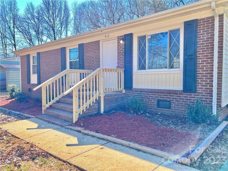 412 Capps Hill Mine Rd, Charlotte, NC 28216