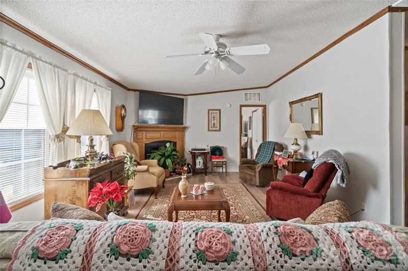 157 Gemstone Dr, Statesville, NC 28625