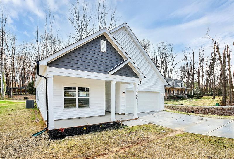 8100 Winterwood Pl, Charlotte, NC 28215