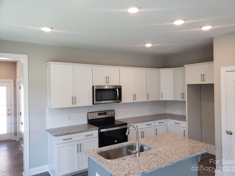 119 E Pine St #8, Lincolnton, NC 28092