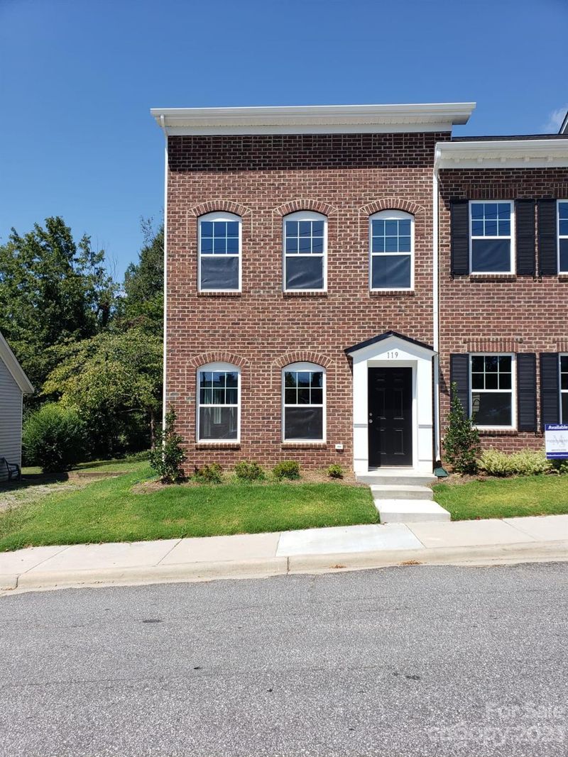 119 E Pine St #8, Lincolnton, NC 28092
