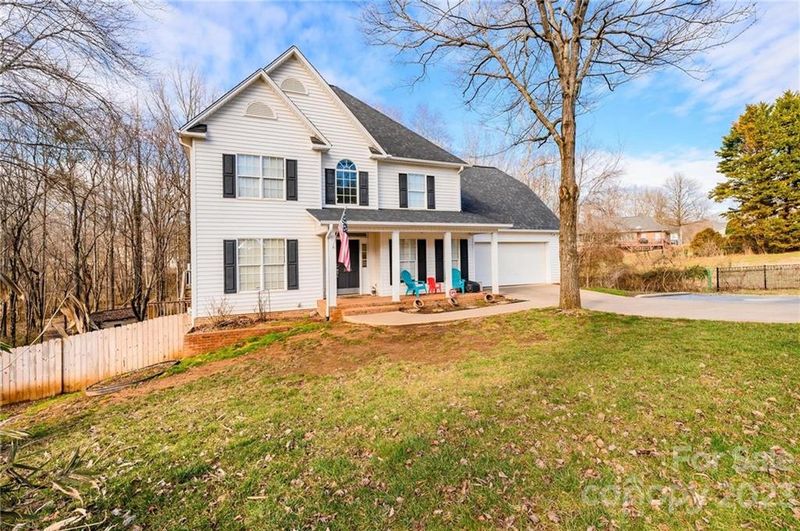 2415 36th Ave NE, Hickory, NC 28601