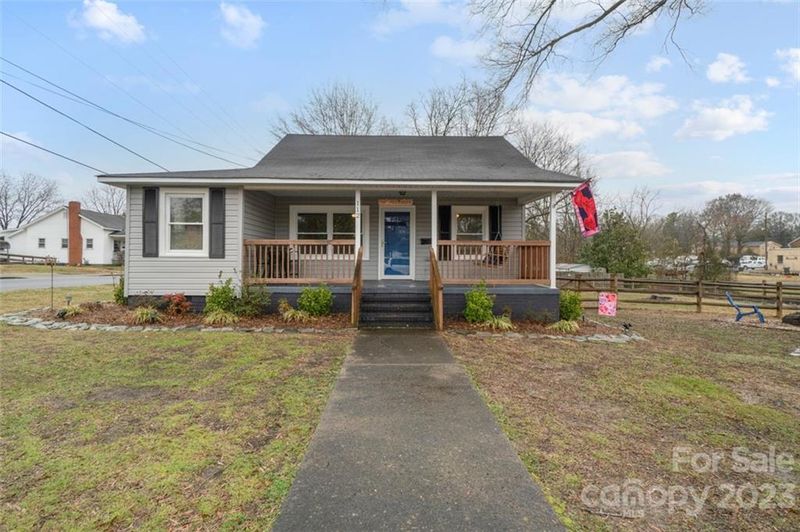 112 E Ballard St, Cherryville, NC 28021