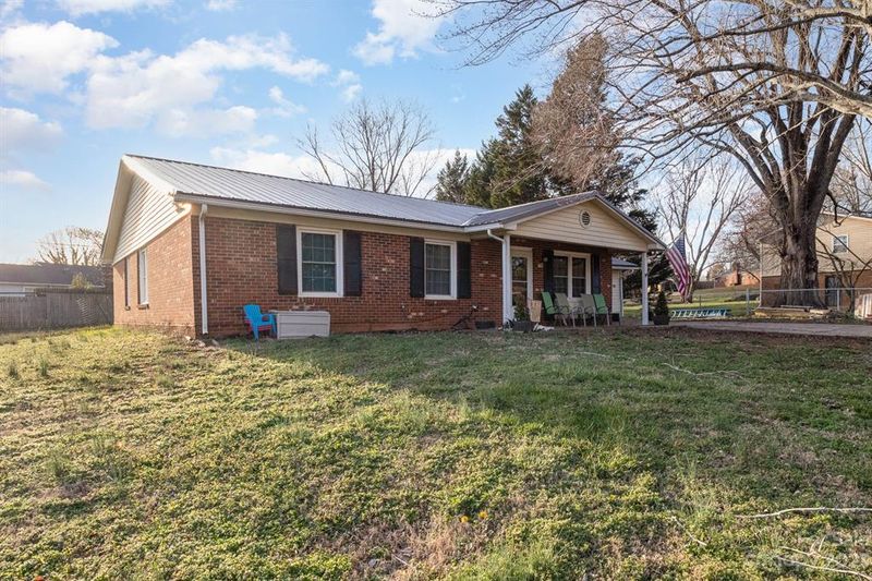156 Mapleleaf Rd, Statesville, NC 28625