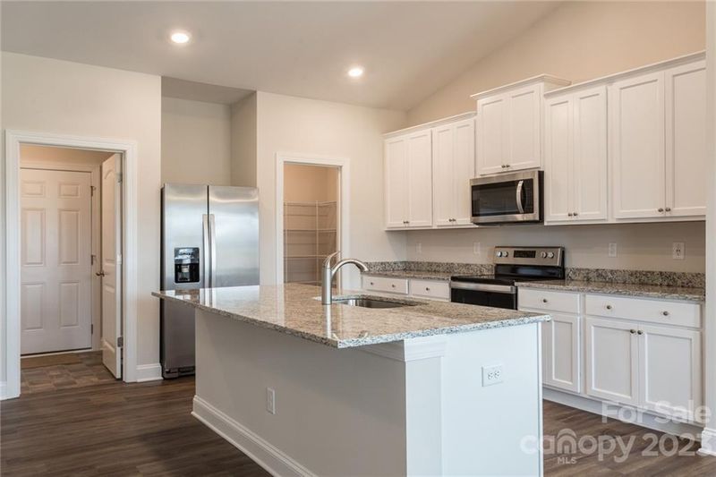 134 Colonial Reserve Ave, Troutman, NC 28166