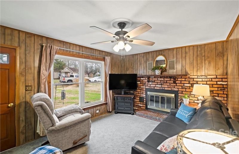 1103 Grove St, Kannapolis, NC 28083