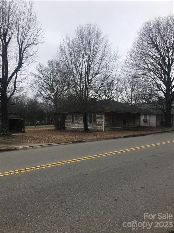 707 20th St, Newton, NC 28658
