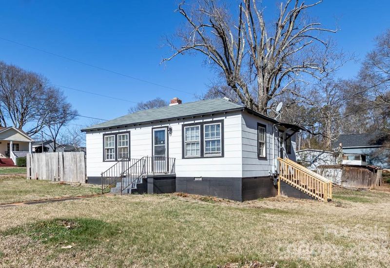 108 Lowe St, Mount Holly, NC 28120