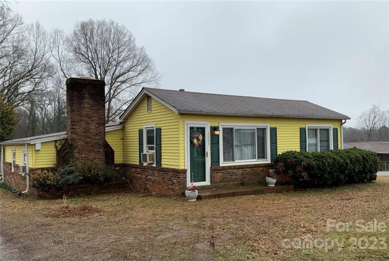 2202 16th Ave NE, Hickory, NC 28601