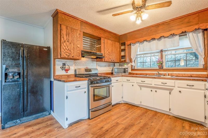 303 Black St, Cherryville, NC 28021