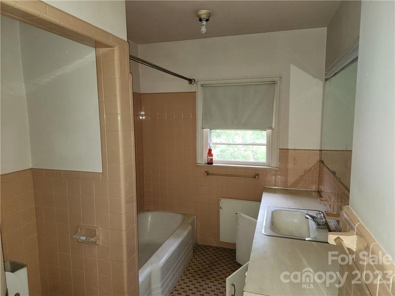 101 Chester St, Blacksburg, SC 29702