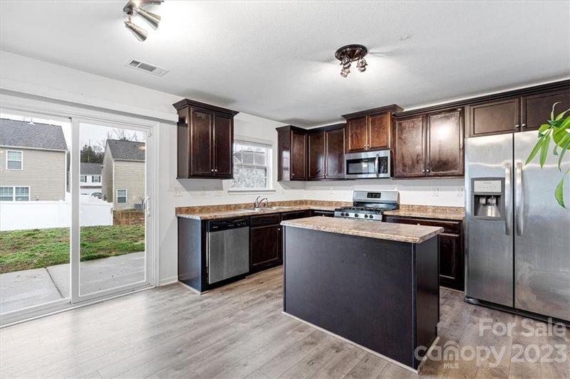 7027 Palatine Ln, Charlotte, NC 28214
