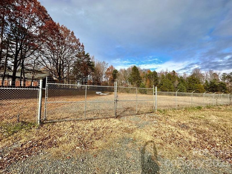 9525 Parkton Rd, Charlotte, NC 28227