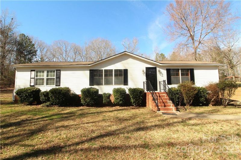 279 Singing Pine Dr, Clover, SC 29710