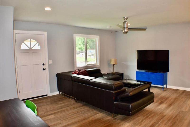 9401 Walnut St, Kansas City, MO 64114