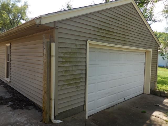 6706 Laurel Ave, Raytown, MO 64133
