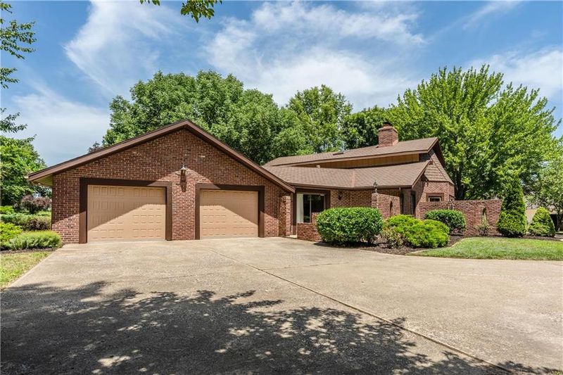 4350 NW Lobo Ct, Lee's Summit, MO 64064