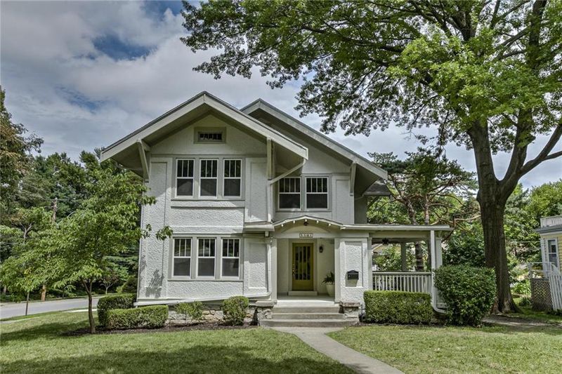 5501 Central St, Kansas City, MO 64113