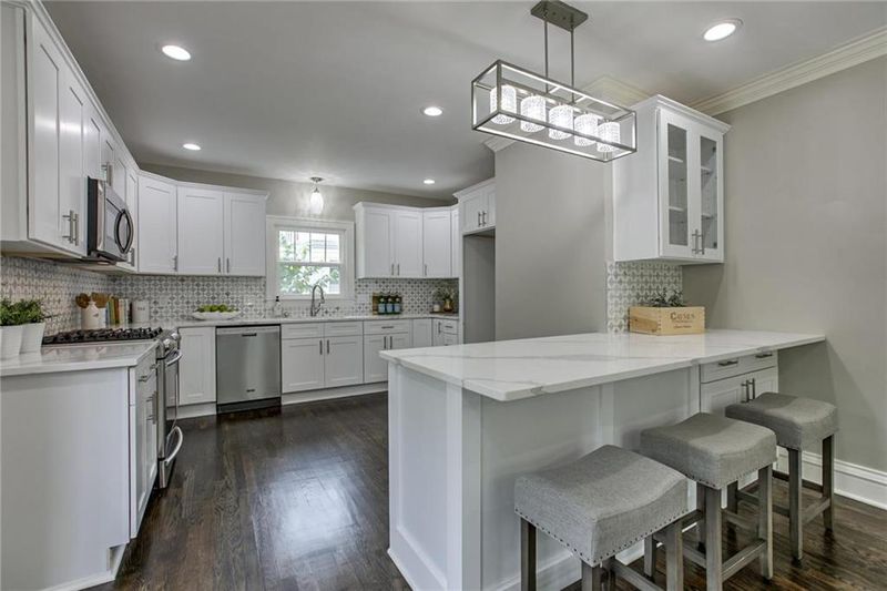 5501 Central St, Kansas City, MO 64113