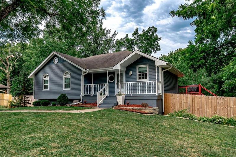 8900 N Forest Ave, Kansas City, MO 64155