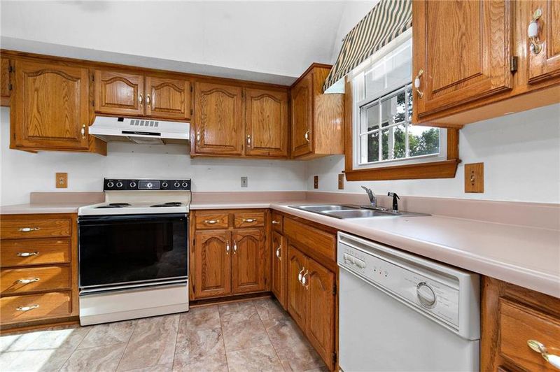8900 N Forest Ave, Kansas City, MO 64155
