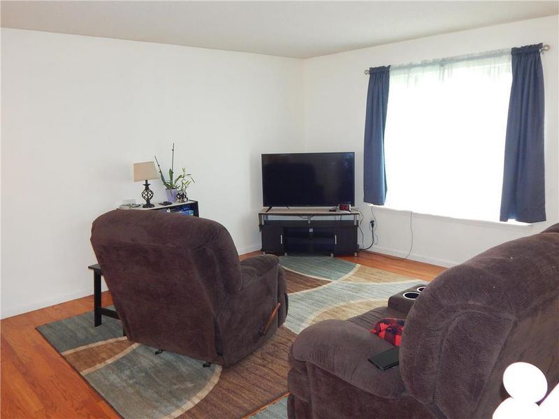 223 Debra St, Lansing, KS 66043
