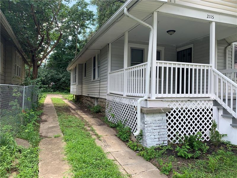 2115 E 68th Ter, Kansas City, MO 64132
