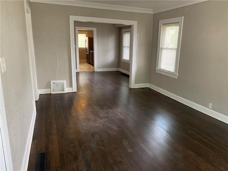 2115 E 68th Ter, Kansas City, MO 64132