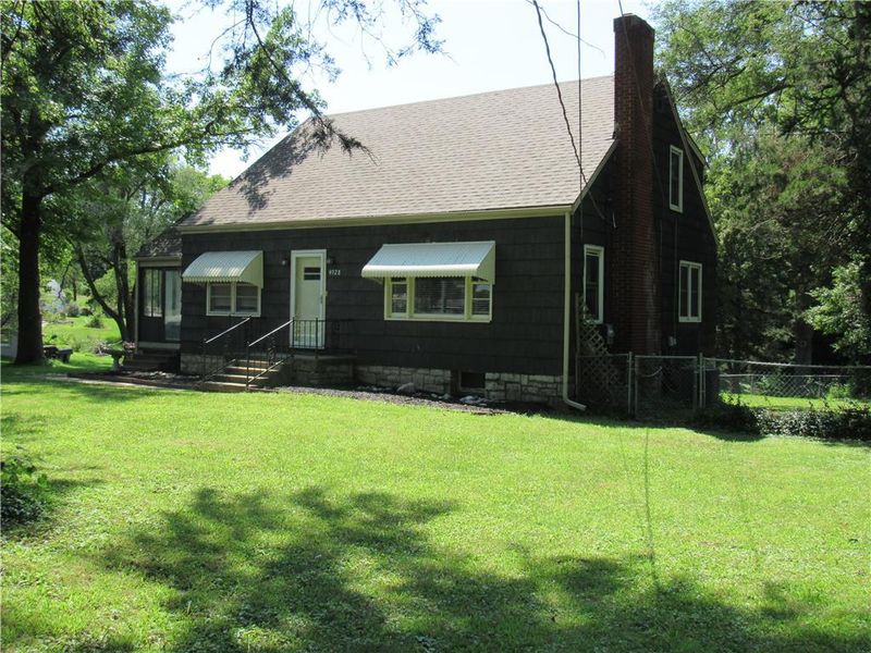 9328 Stubbs Rd, Kansas City, MO 64138