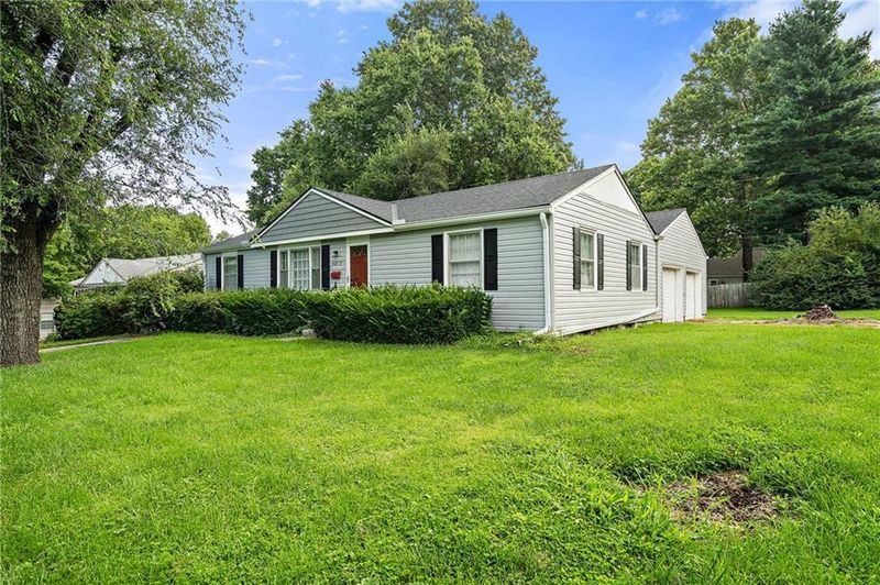 5813 Cedar Ave, Raytown, MO 64133