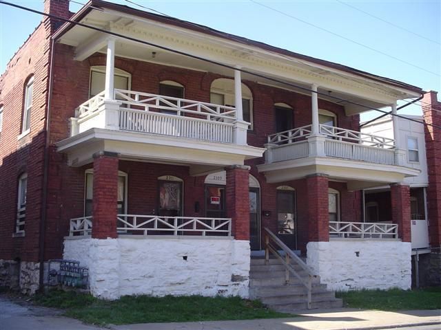 2305 E 28th St, Kansas City, MO 64127