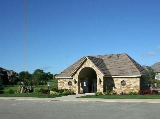 14709 Ash St, Leawood, KS 66224