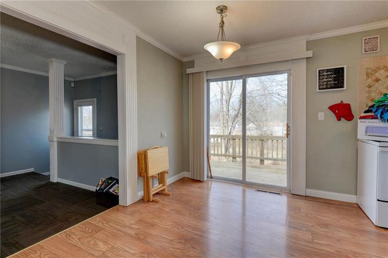 203 N Kendall Dr, Independence, MO 64056