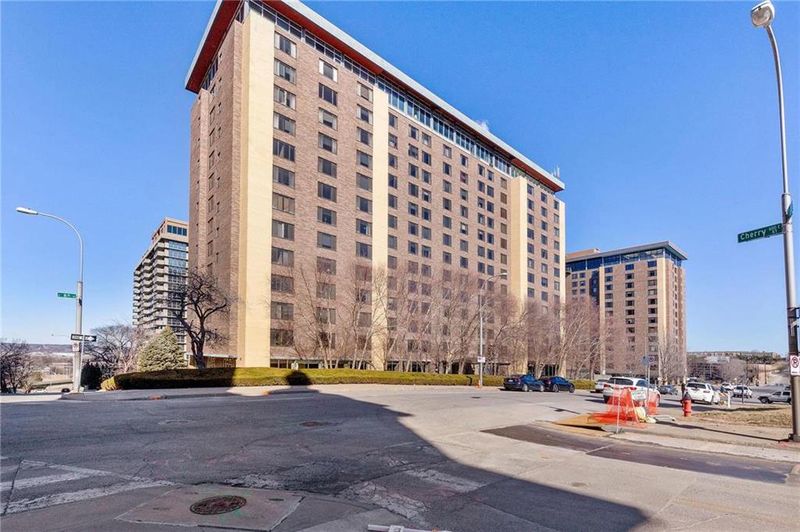 600 E 8th St #4D, Kansas City, MO 64106