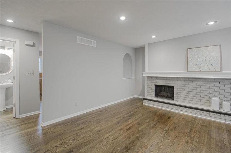 12876 W 109th St, Overland Park, KS 66210