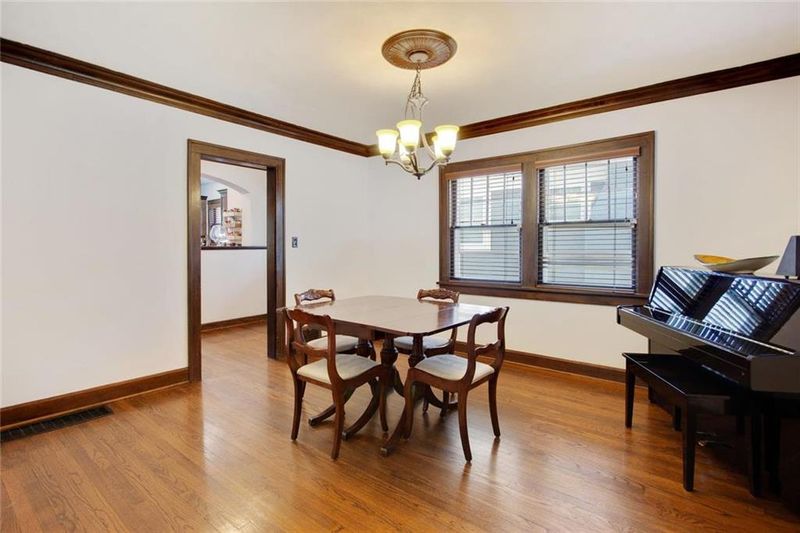 5901 Cherry St, Kansas City, MO 64110
