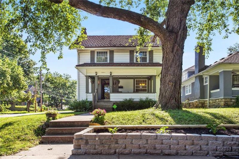5901 Cherry St, Kansas City, MO 64110
