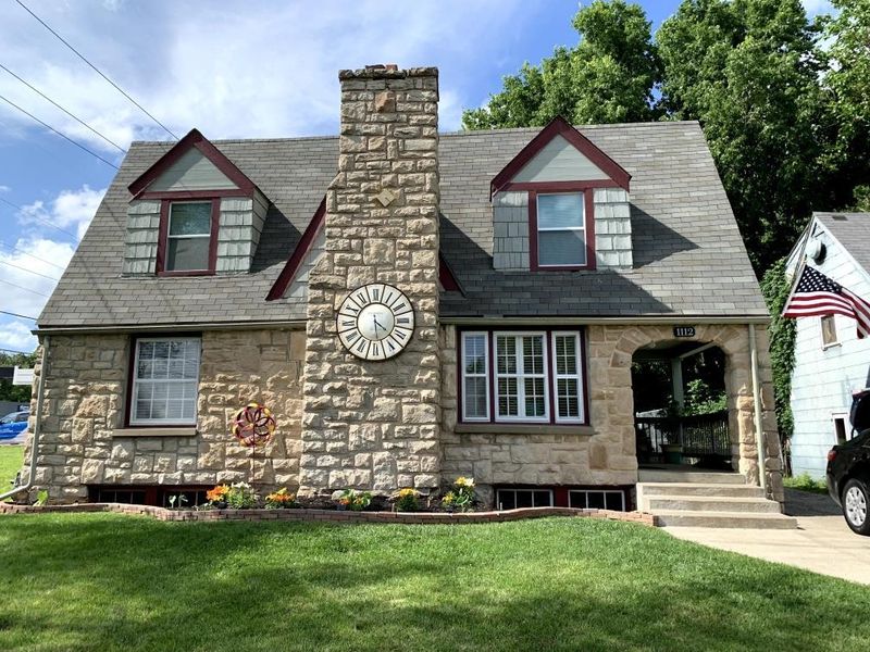 1112 E 78th St, Kansas City, MO 64131