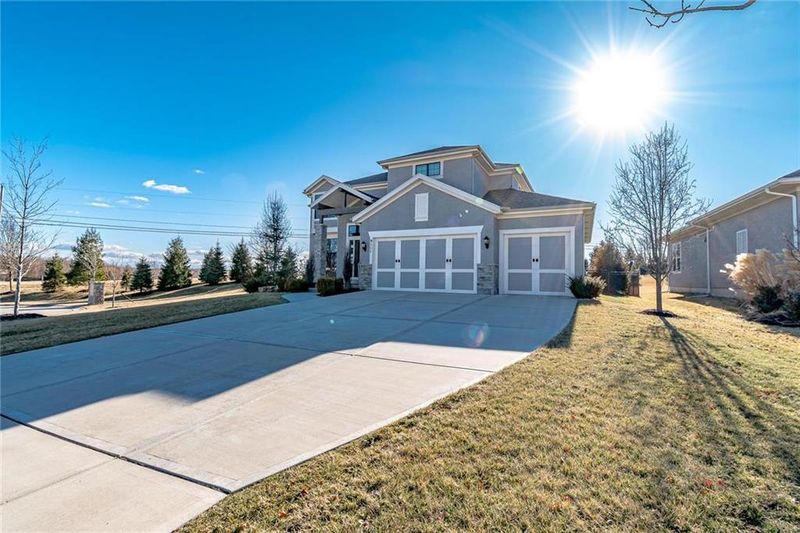 9111 W 178th Ter, Overland Park, KS 66013