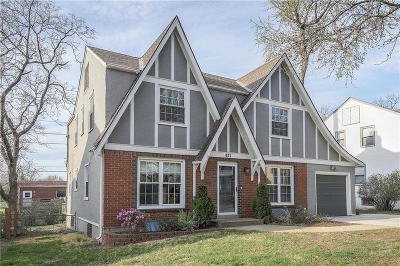 431 E 81st St, Kansas City, MO 64131