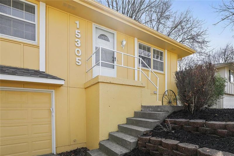 15305 E 48th Ter, Kansas City, MO 64136