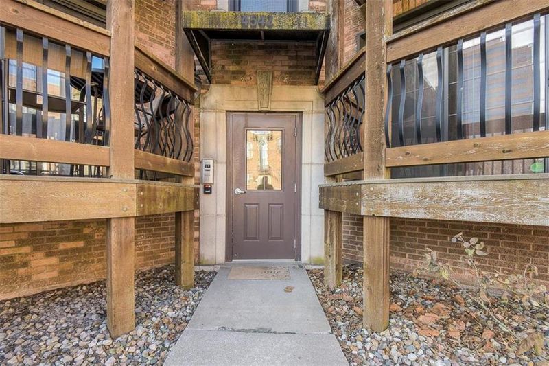 4542 Jarboe St #3, Kansas City, MO 64111