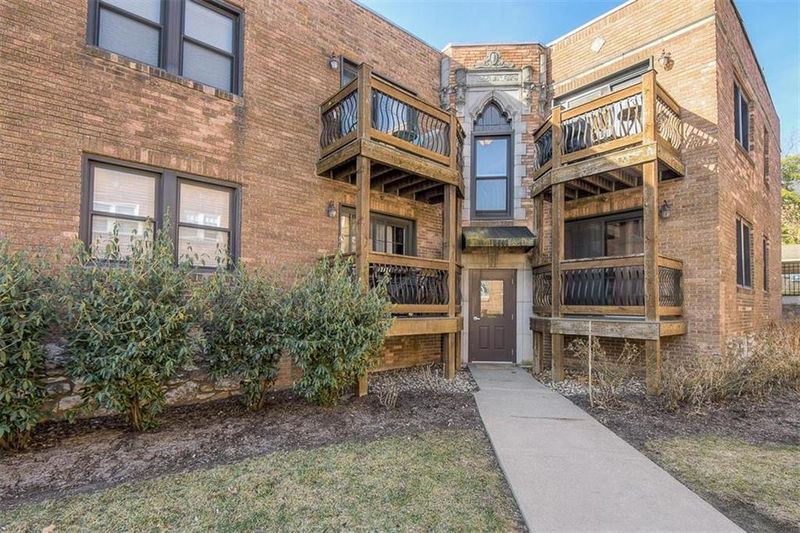 4542 Jarboe St #3, Kansas City, MO 64111