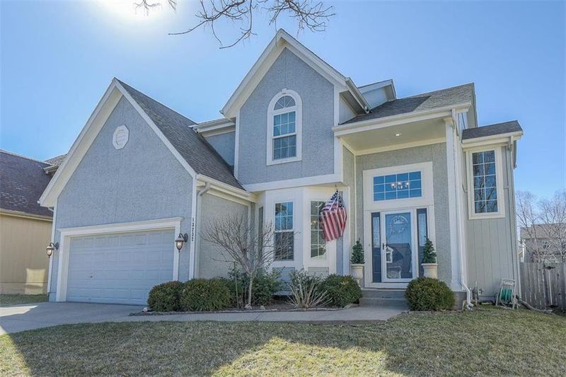 13232 Carter St, Overland Park, KS 66213