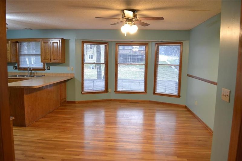 6100 NW 66 Ter, Kansas City, MO 64151