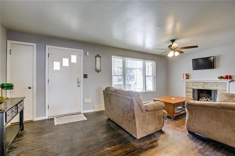 814 E 73rd St, Kansas City, MO 64131